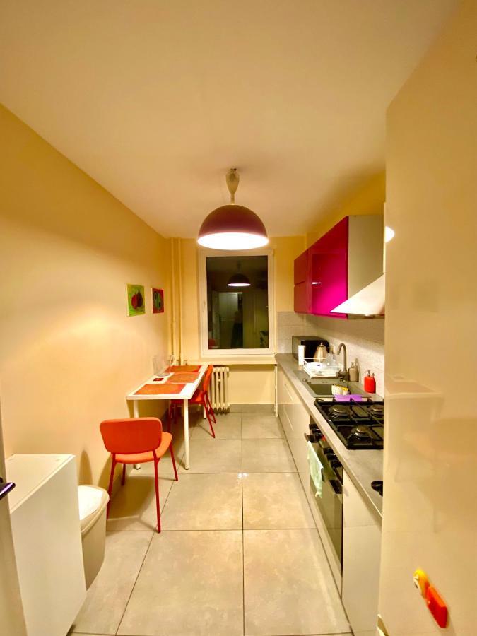 Entire Apartment In A Super Location - Cheap Monthly Rate Cracovia Exterior foto